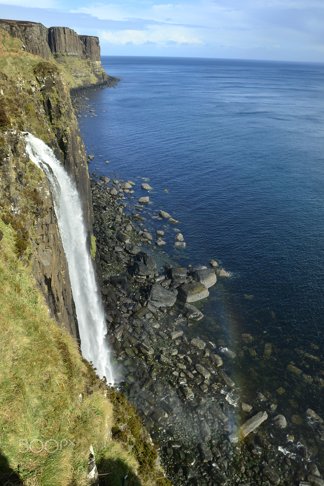 Sigma 17-70mm F2.8-4 DC Macro OS HSM sample photo. Into the blue! kilt rock photography