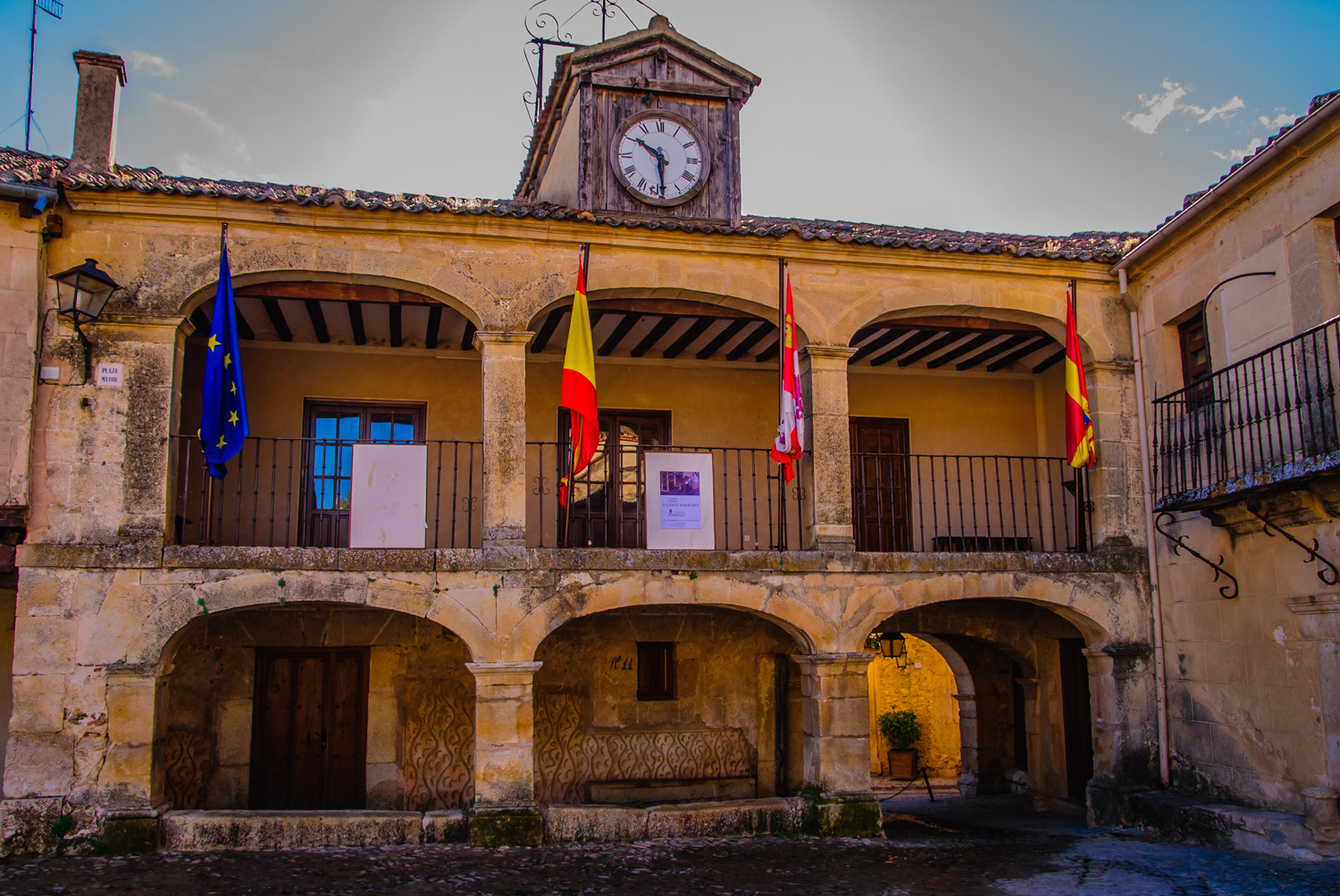 Nikon D3000 sample photo. Ayuntamiento de pedraza photography