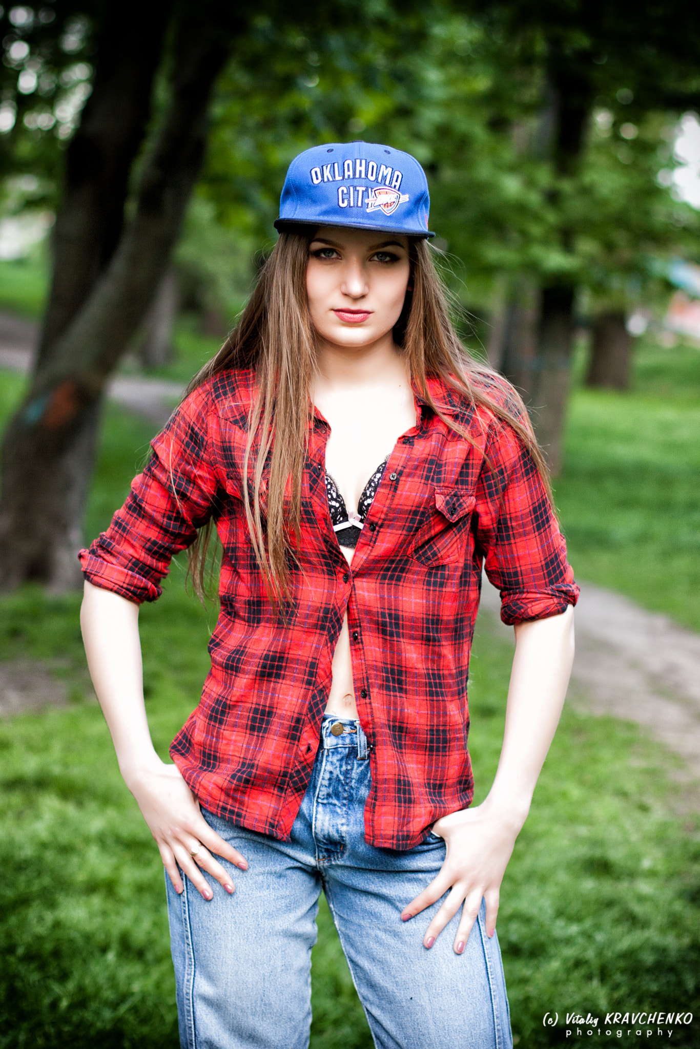 Canon EOS 450D (EOS Rebel XSi / EOS Kiss X2) + Canon EF 50mm F1.4 USM sample photo. Yana in hat ^) photography