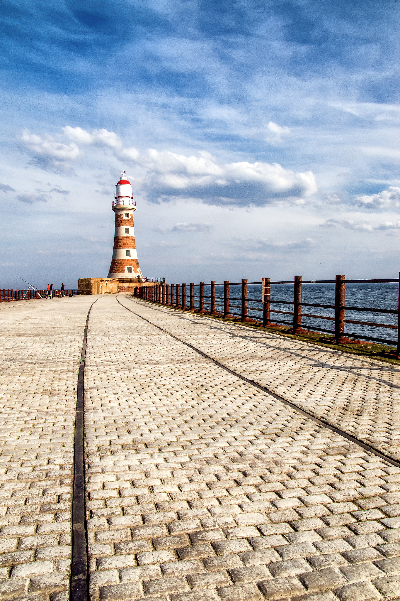 Pentax K-S1 sample photo. Roker pier and lighthouse photography