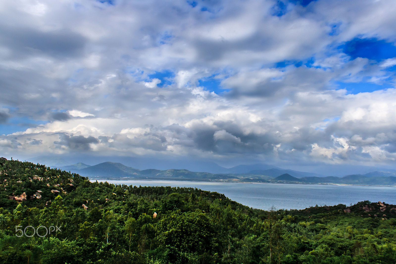 Canon EF-S 18-55mm F3.5-5.6 sample photo. [nature]_camranh_cloud photography