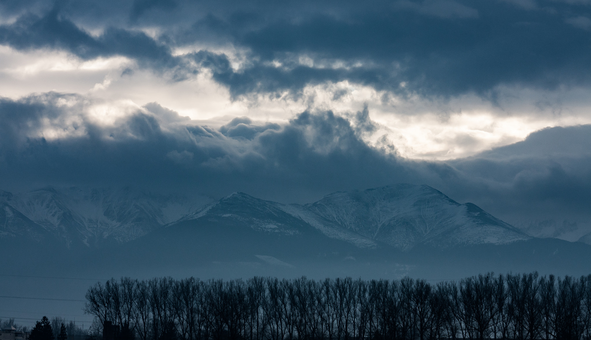 Canon EF 100-300mm F4.5-5.6 USM sample photo. Kings in the distance photography