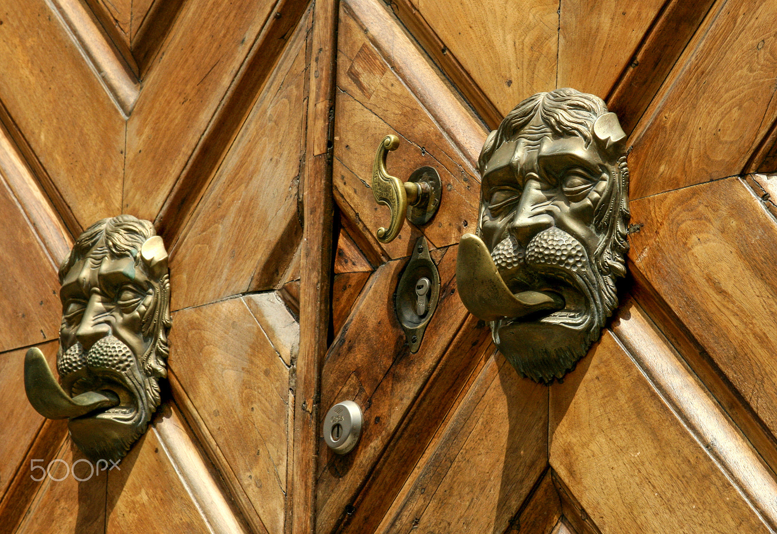 Canon EF 28mm F2.8 sample photo. Doors photography