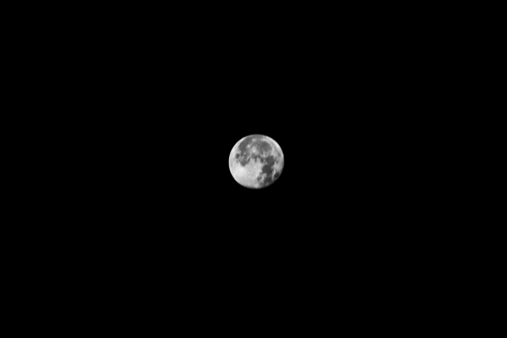 Canon 18-300mm sample photo. Moon from my room photography