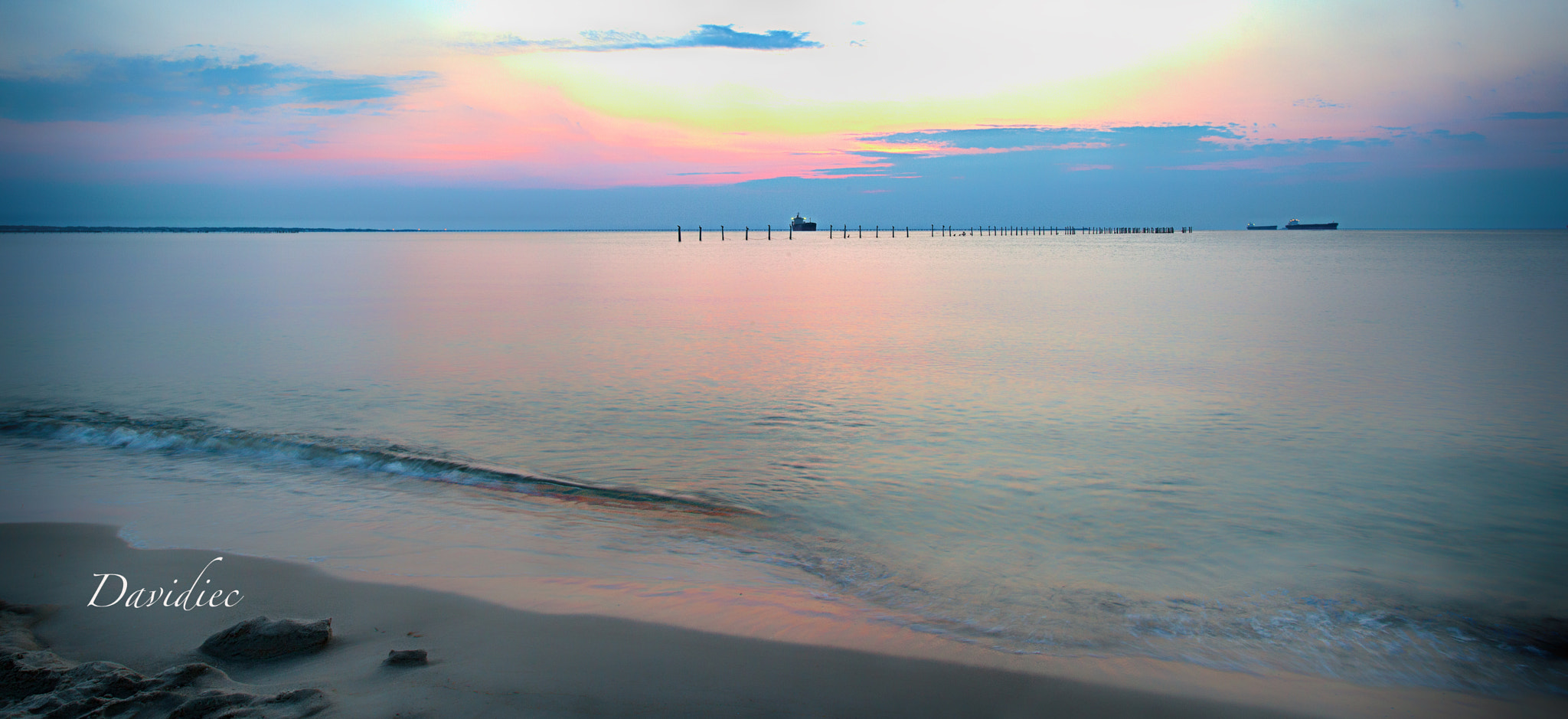 Canon EOS 5D Mark II + Sigma 20mm EX f/1.8 sample photo. Twilight in the va bay photography