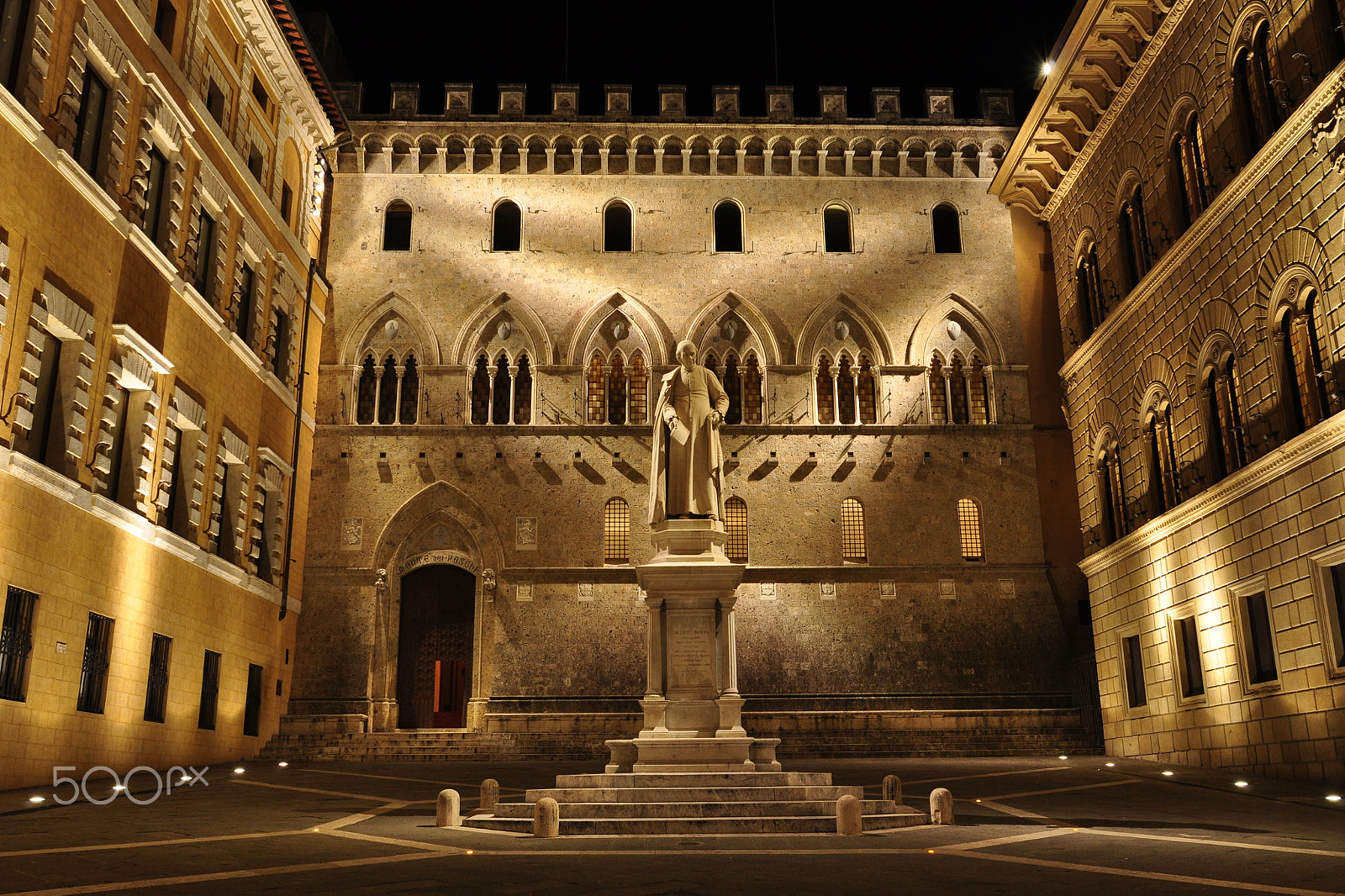 Nikon D90 + Nikon AF-S Nikkor 20mm F1.8G ED sample photo. "midnight in siena." photography