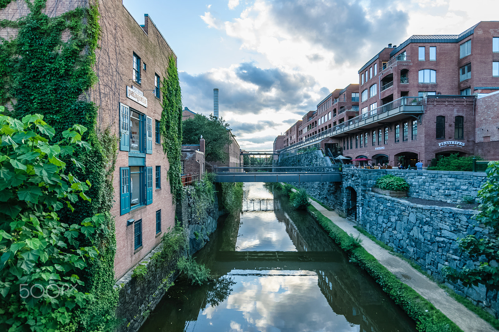 Nikon D3300 + Tokina AT-X 12-28mm F4 Pro DX sample photo. Meet you by the canal photography