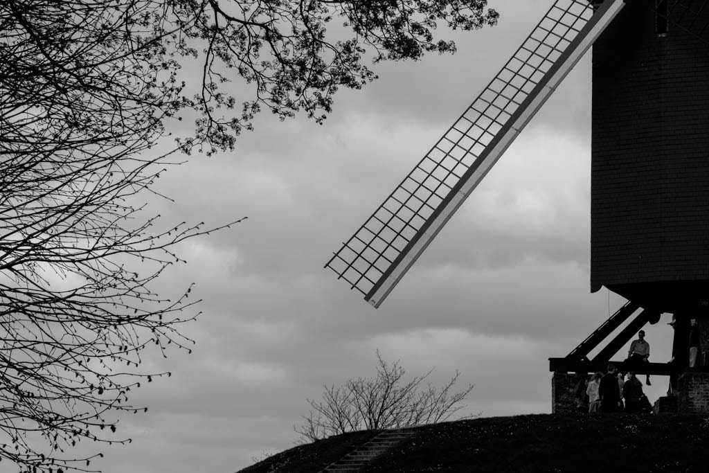 Fujifilm X-E2 + Fujifilm XF 16-55mm F2.8 R LM WR sample photo. Wind down by the windmills... photography