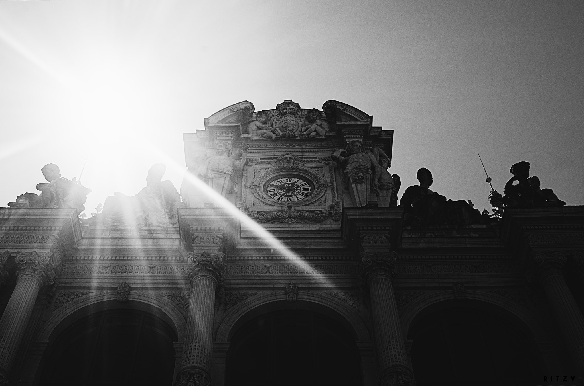 Nikon D7000 + Nikon AF Nikkor 28mm F2.8D sample photo. Palais de la bourse lyon photography