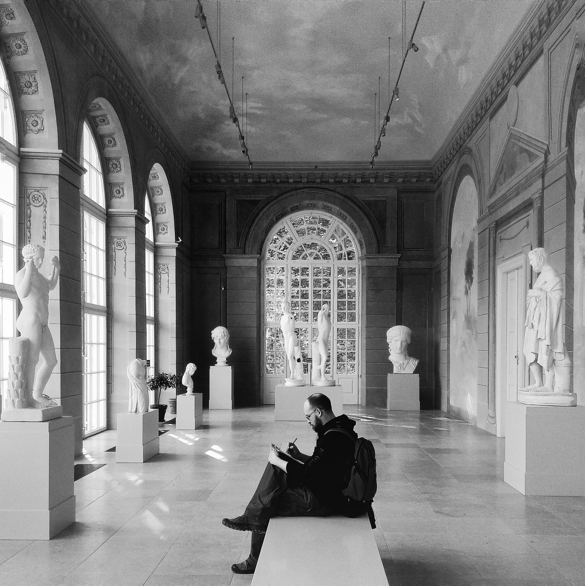 HTC DESIRE 820 sample photo. Man drawing in the royal sculpture gallery photography