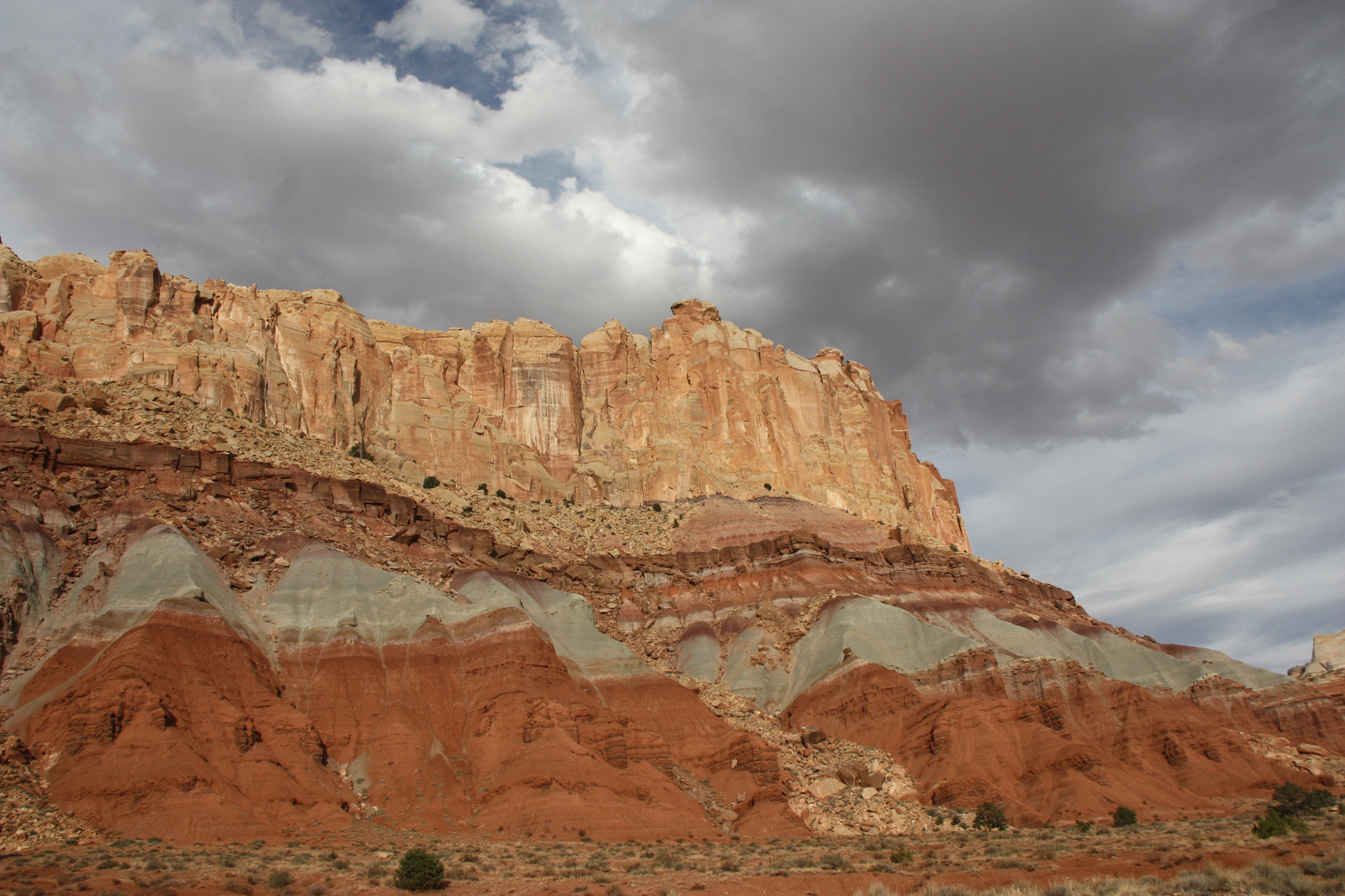 Canon EOS 450D (EOS Rebel XSi / EOS Kiss X2) sample photo. Capitol reef golden hour photography