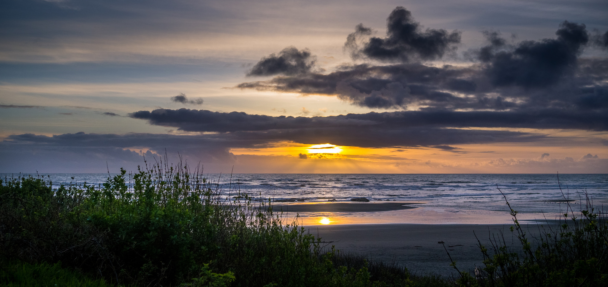 Panasonic Lumix DMC-GH2 + LUMIX G 20/F1.7 II sample photo. Sunset in kalaloch, wa photography