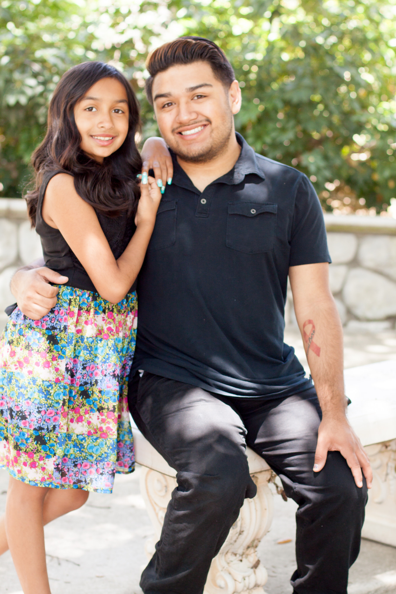 Canon EOS 500D (EOS Rebel T1i / EOS Kiss X3) + Canon EF 50mm F1.4 USM sample photo. Sibling love photography