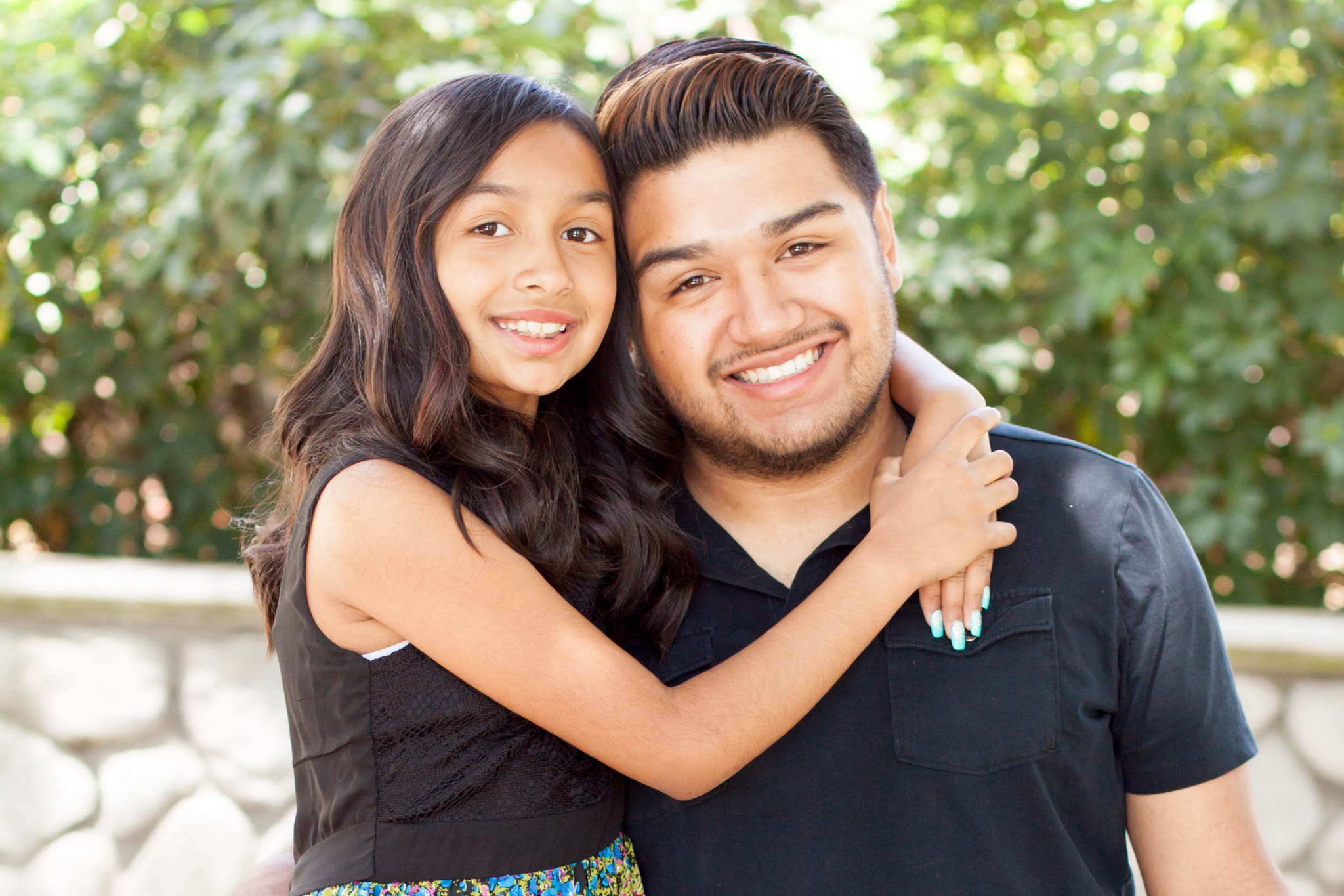 Canon EOS 500D (EOS Rebel T1i / EOS Kiss X3) + Canon EF 50mm F1.4 USM sample photo. Sibling love photography