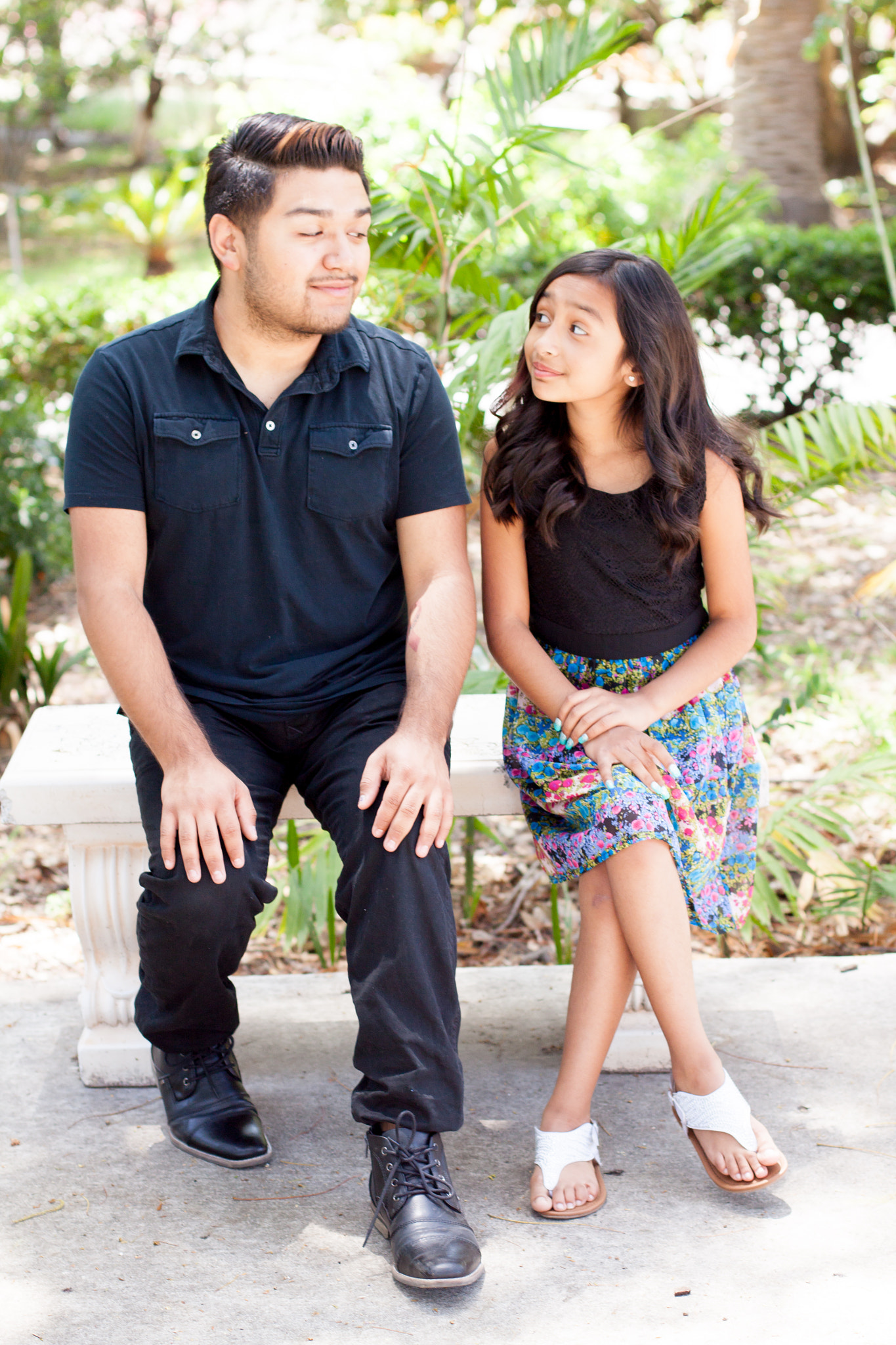 Canon EOS 500D (EOS Rebel T1i / EOS Kiss X3) + Canon EF 50mm F1.4 USM sample photo. Sibling love photography