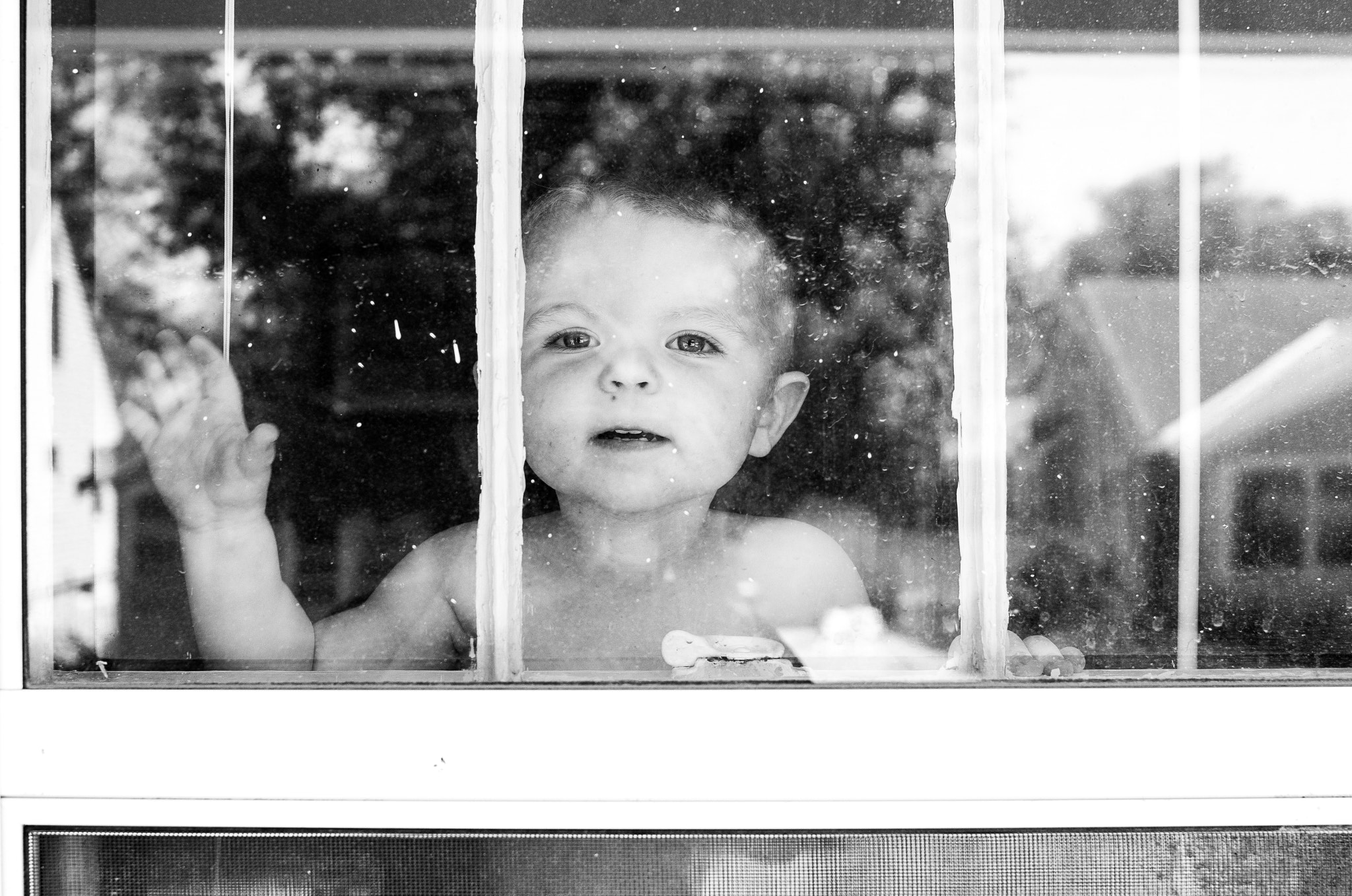 Pentax K-01 + Pentax smc DA 35mm F2.4 AL sample photo. Ezra at the window photography