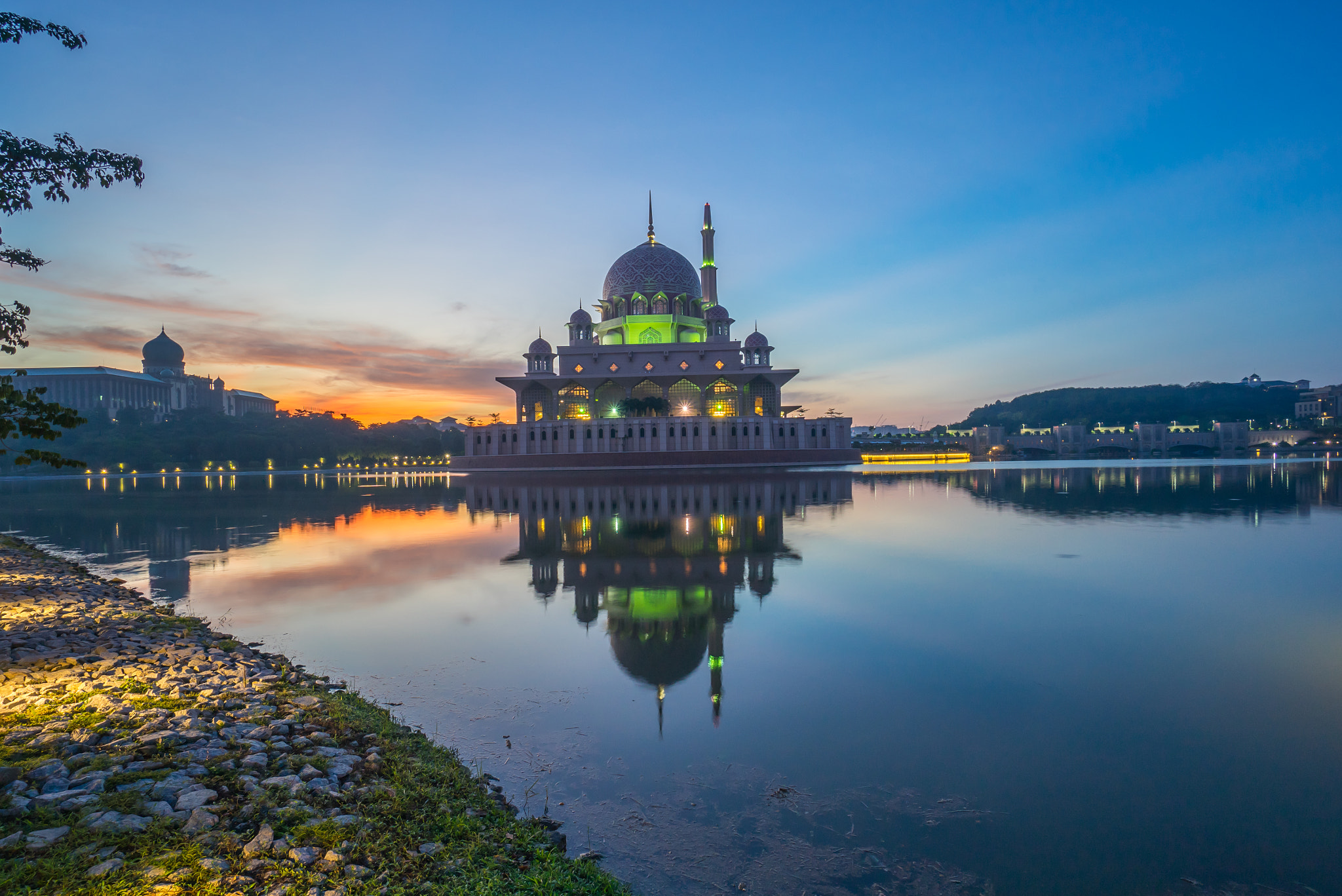 Sony a7R + Sony E 10-18mm F4 OSS sample photo. Majestic sunrise at putra mosque, putrajaya malaysia photography