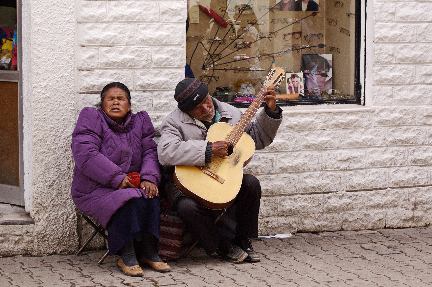 Nikon D70s + AF Zoom-Nikkor 35-80mm f/4-5.6D N sample photo. Tocando photography