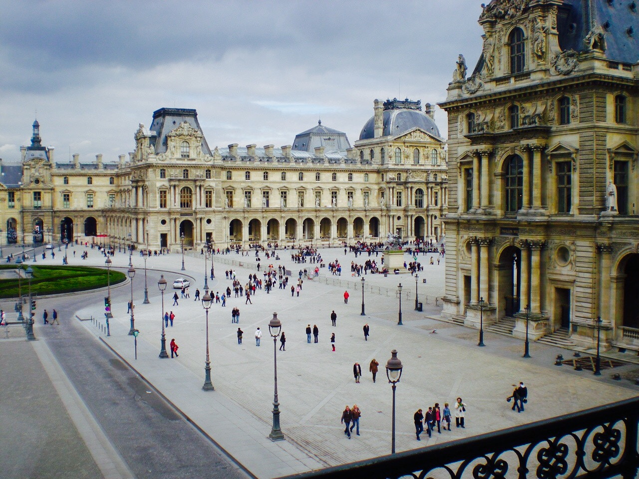 Nikon COOLPIX S200 sample photo. Louvre photography