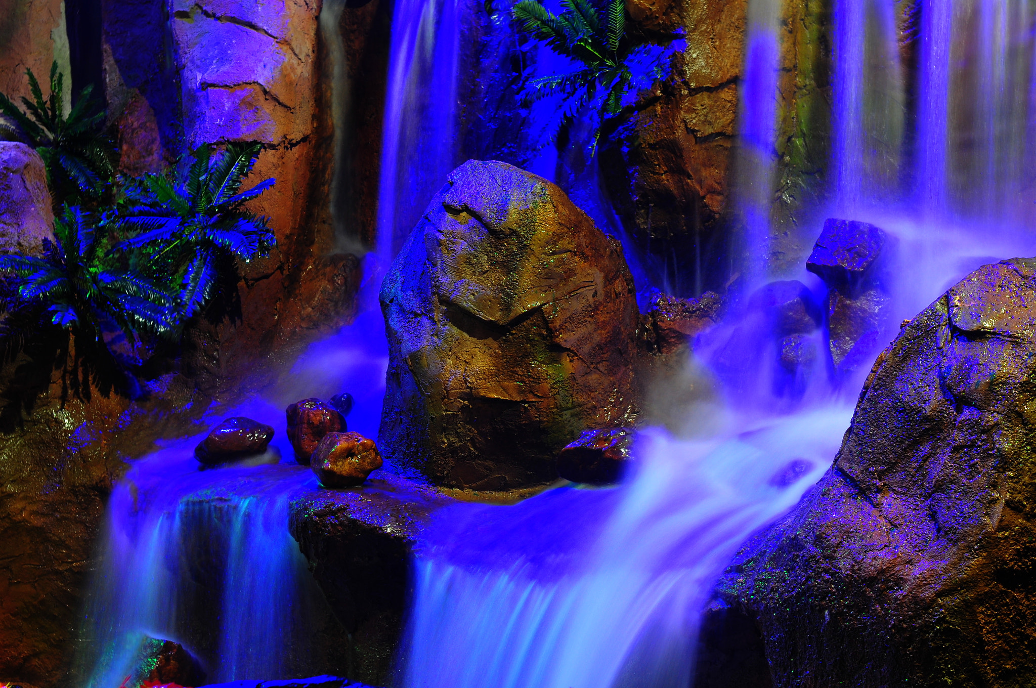 Nikon D300S + Nikon AF Nikkor 35mm F2D sample photo. Mini waterfall photography