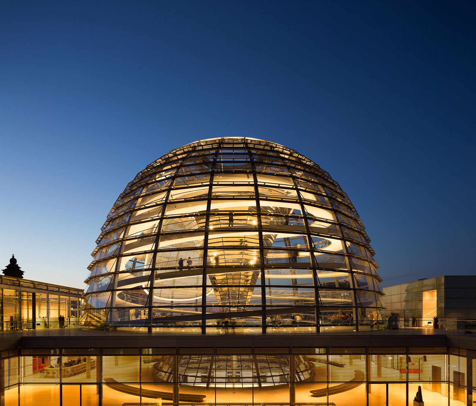 Canon TS-E 24.0mm f/3.5 L II sample photo. Reichstag - berlin - germany photography