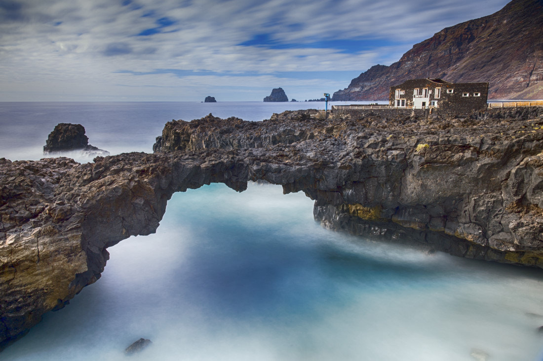 Nikon Df sample photo. The arch and the smallest hotel in the world photography