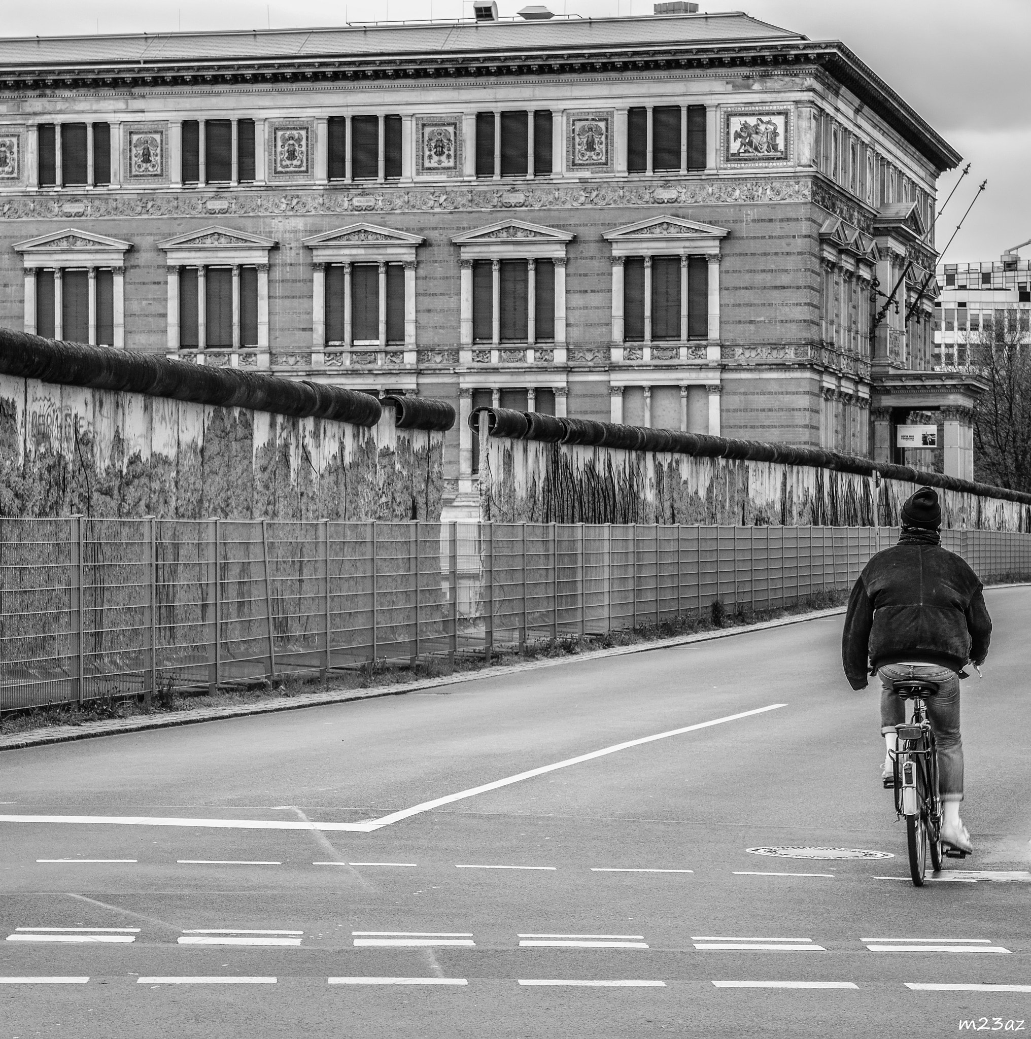 Sigma 17-70mm F2.8-4 DC Macro OS HSM | C sample photo. A passeggio berlino photography