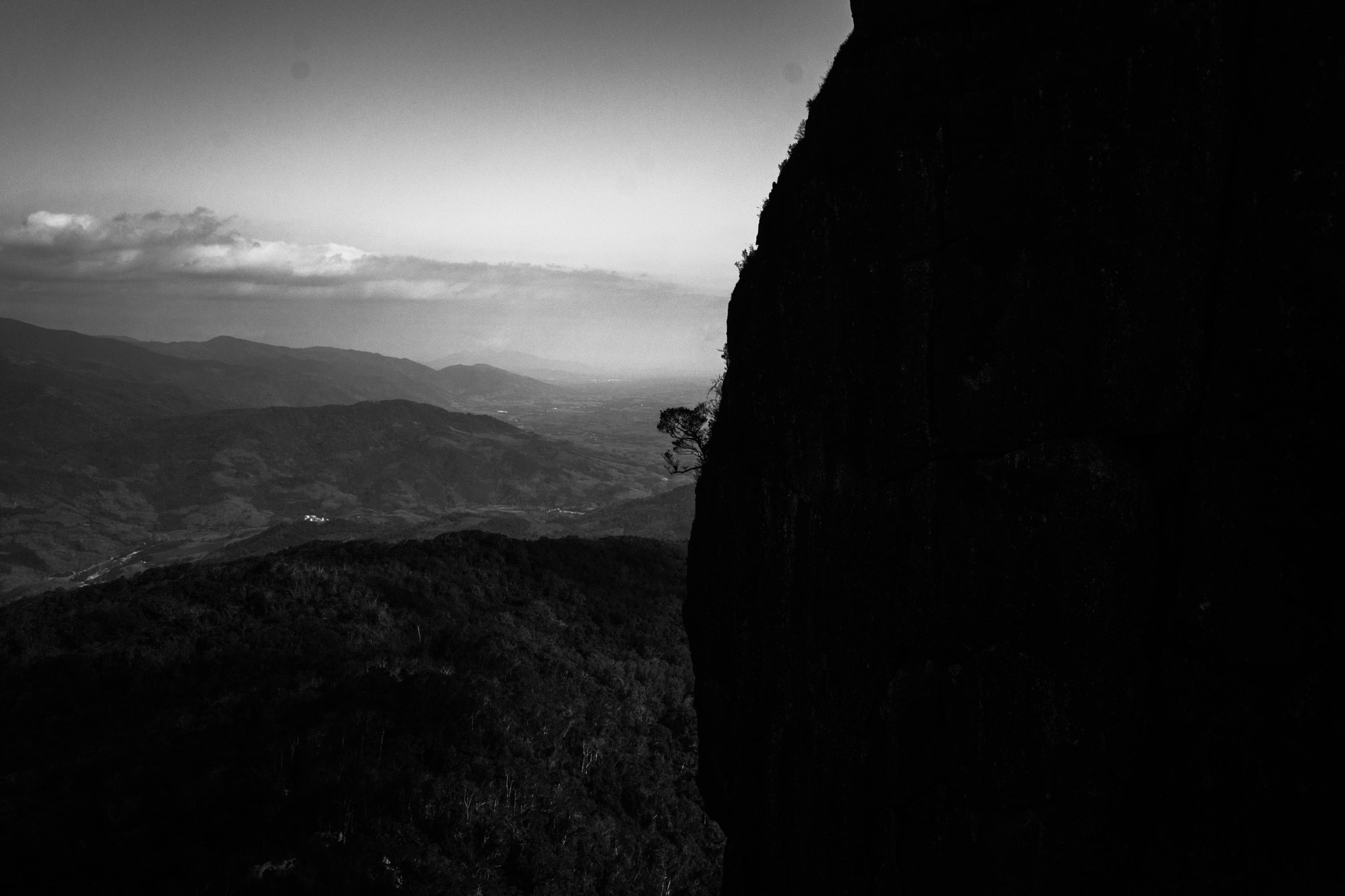 Sony Alpha NEX-7 + Sigma 19mm F2.8 EX DN sample photo. The furthest distance in the world photography