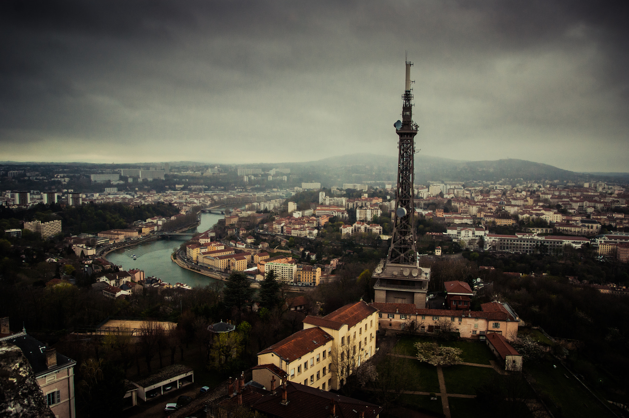 Sony Alpha DSLR-A350 sample photo. An eiffel tower?? photography