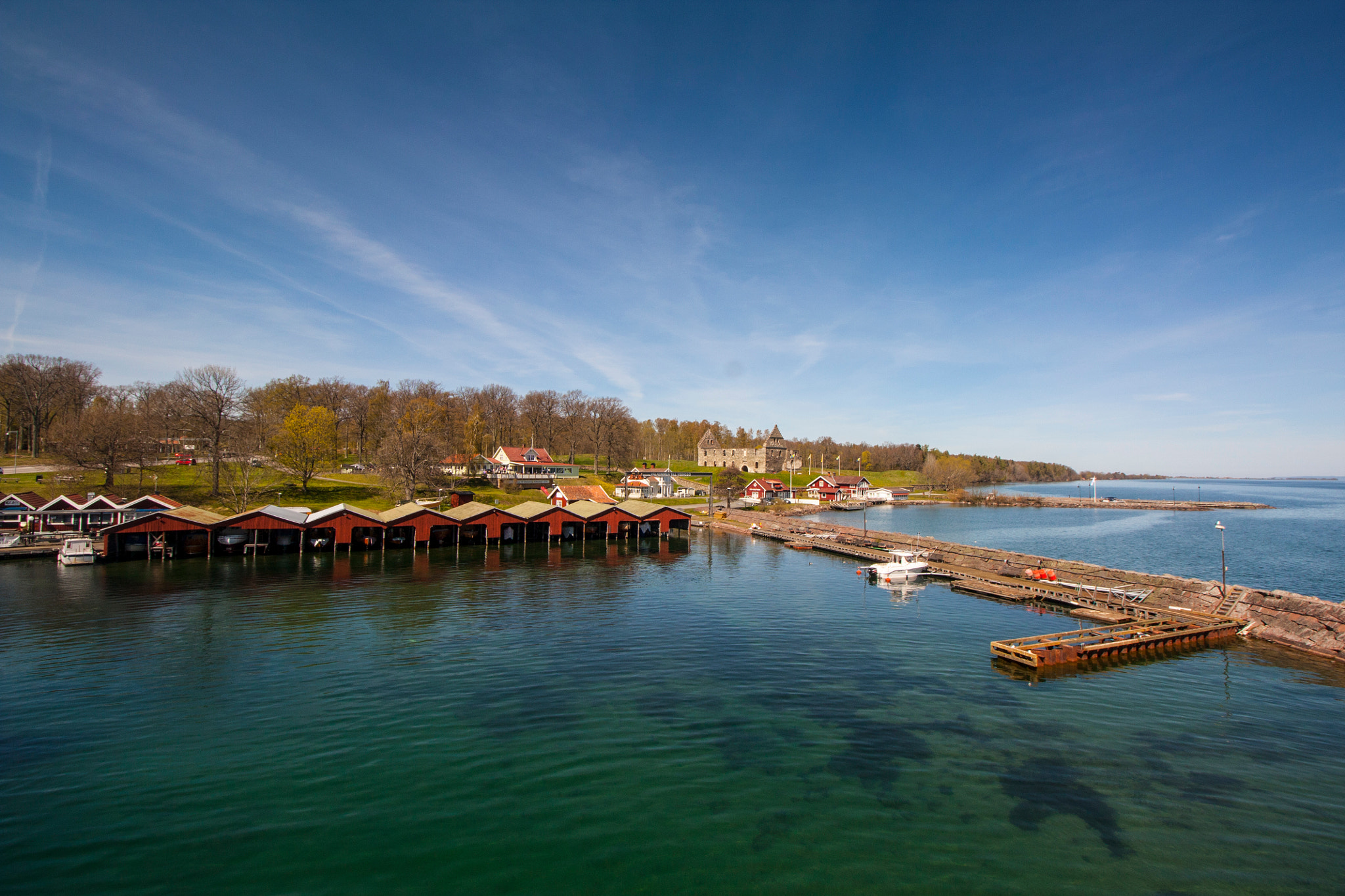Canon EF-S 10-18mm F4.5–5.6 IS STM sample photo. Port on visingso island photography