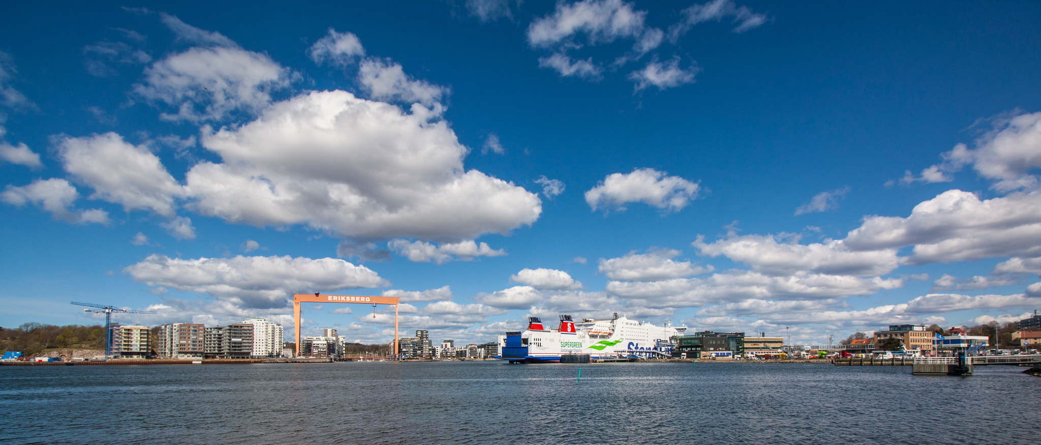 Canon EF-S 10-18mm F4.5–5.6 IS STM sample photo. Gothenburg harbour and bridge photography
