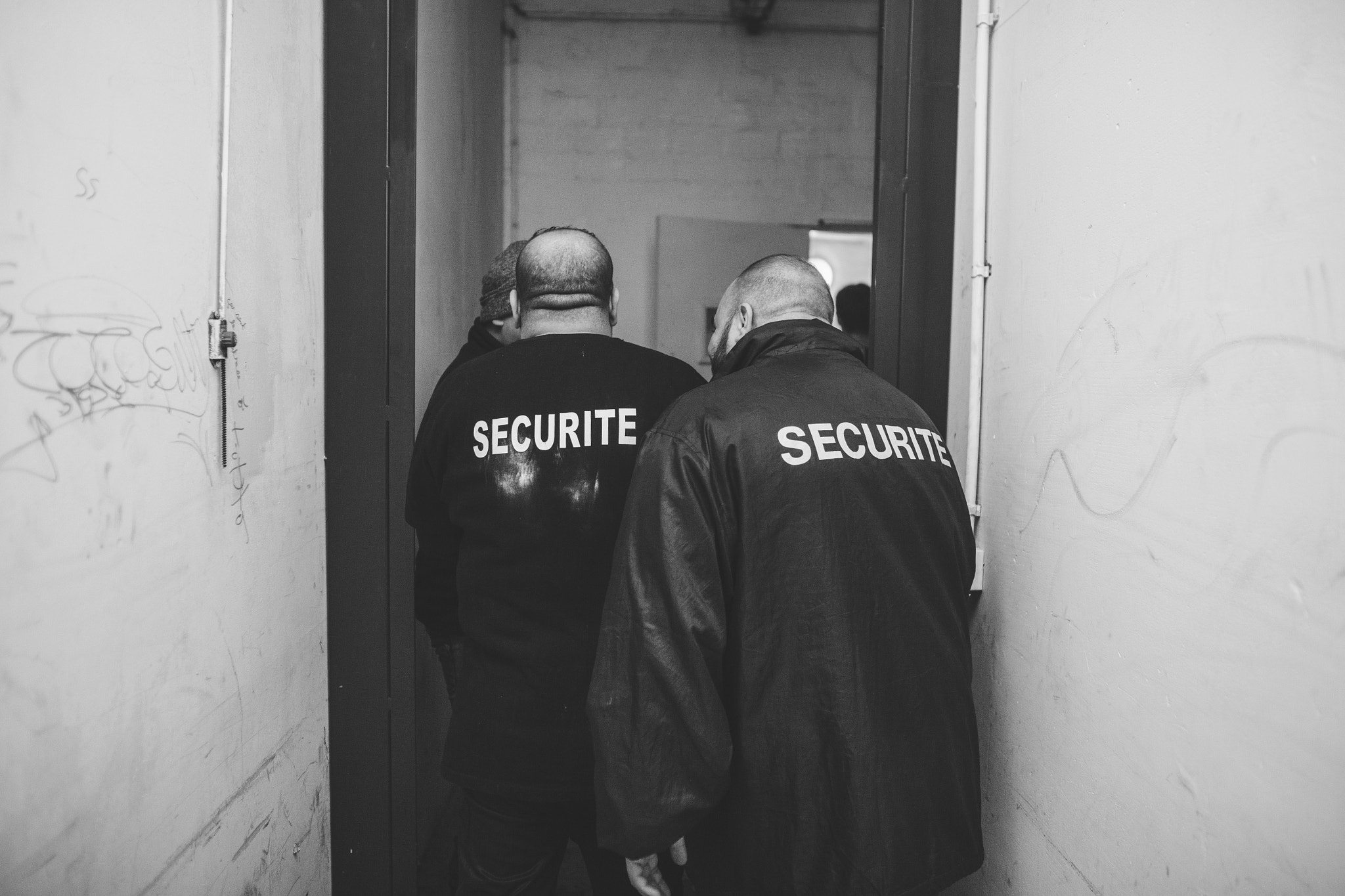 Canon EF 24mm f/1.4L sample photo. Security party photography
