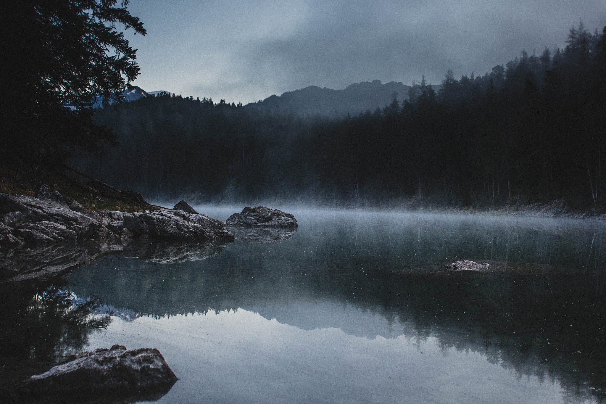 Sigma 24mm f/1.8 DG Macro EX sample photo. Foggy morning photography