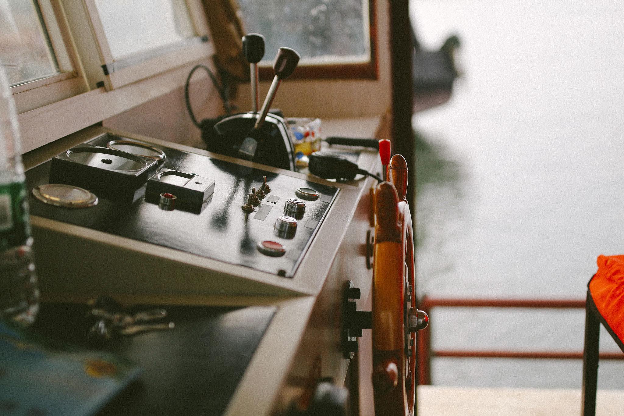 Canon EF 35mm F1.4L II USM sample photo. Operator cabin photography