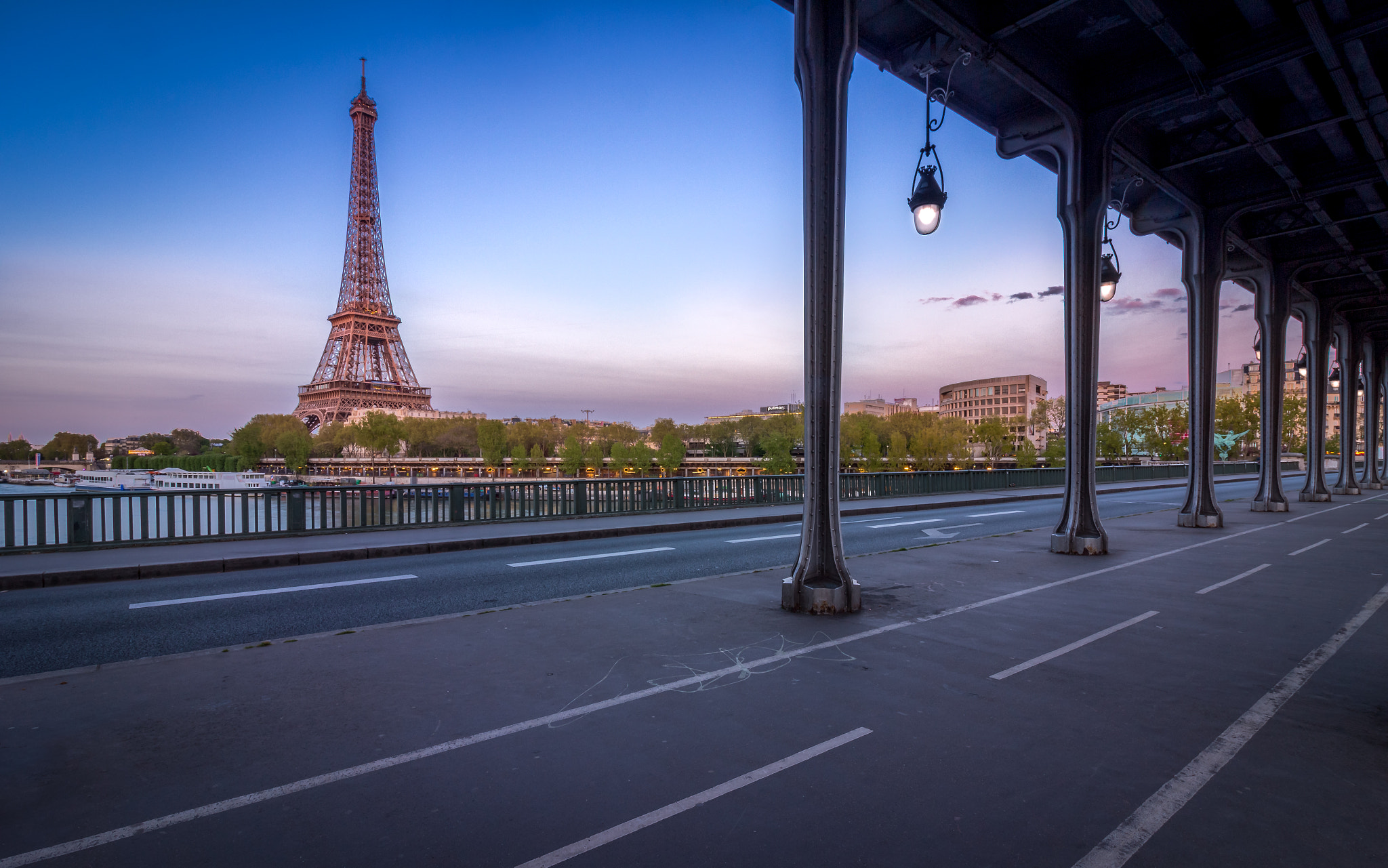 Canon EF-S 10-18mm F4.5–5.6 IS STM sample photo. Pont de bir-hakeim photography