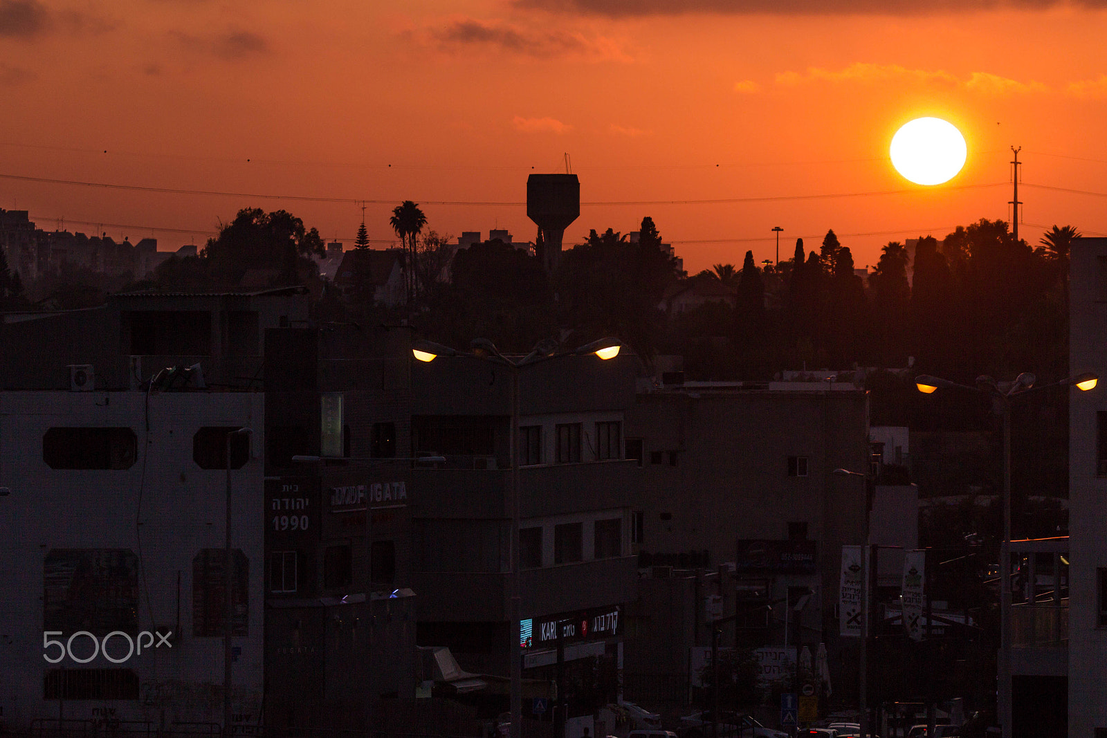 Canon EOS 600D (Rebel EOS T3i / EOS Kiss X5) sample photo. Sun in the city photography