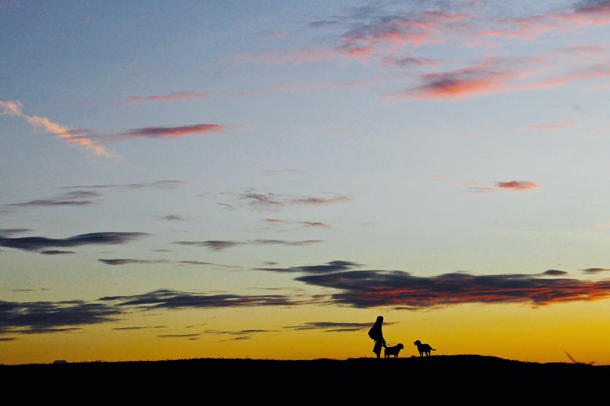 Canon EOS 1100D (EOS Rebel T3 / EOS Kiss X50) sample photo. Sunset with the guys photography