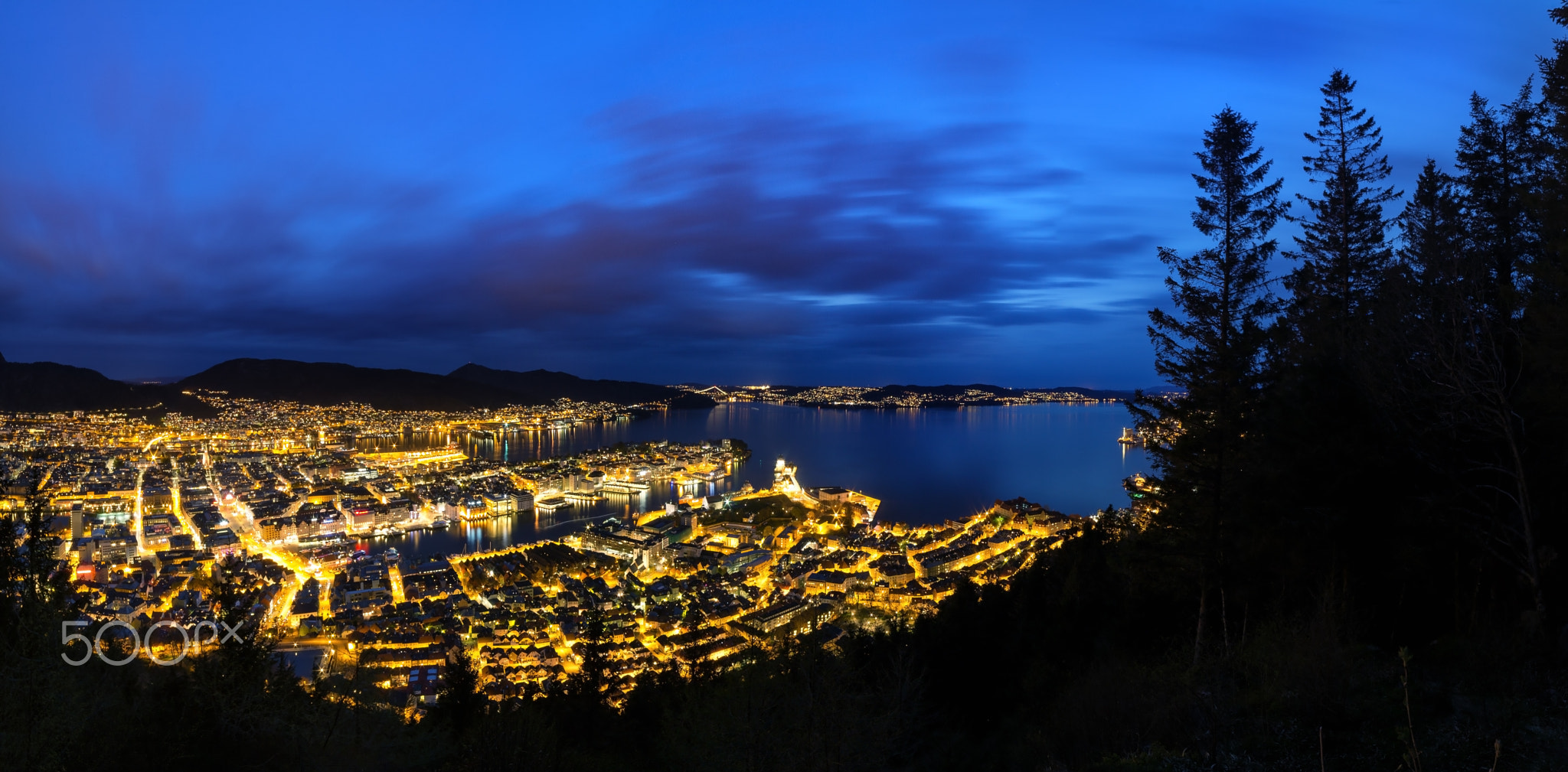 The city of Bergen by Night