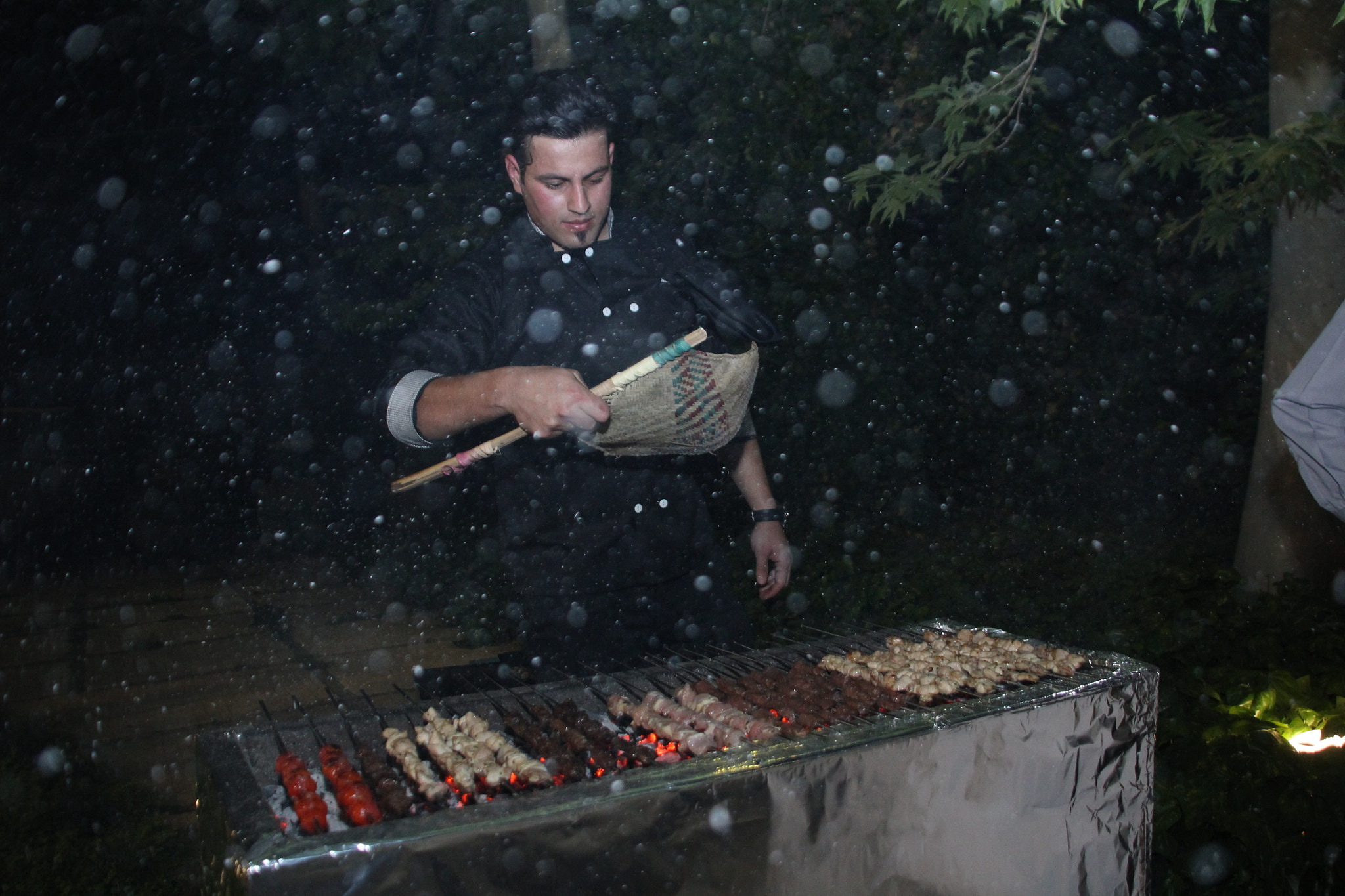 Canon EOS 550D (EOS Rebel T2i / EOS Kiss X4) sample photo. Create barbecue photography