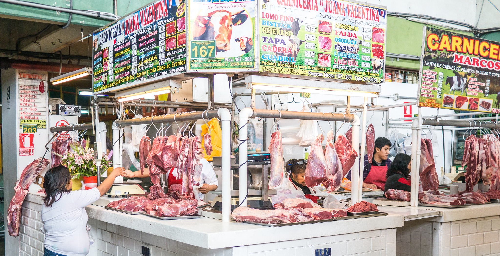 Panasonic Lumix DMC-G5 + Panasonic Lumix G 20mm F1.7 ASPH sample photo. The meat store photography