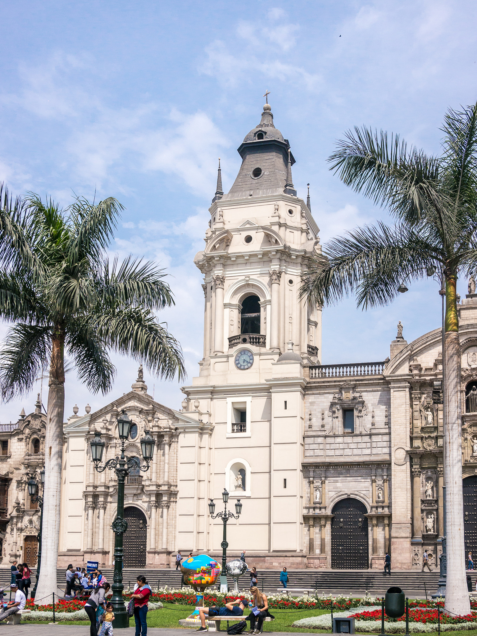 Panasonic Lumix DMC-G5 + Panasonic Lumix G 20mm F1.7 ASPH sample photo. The cathedral of lima photography