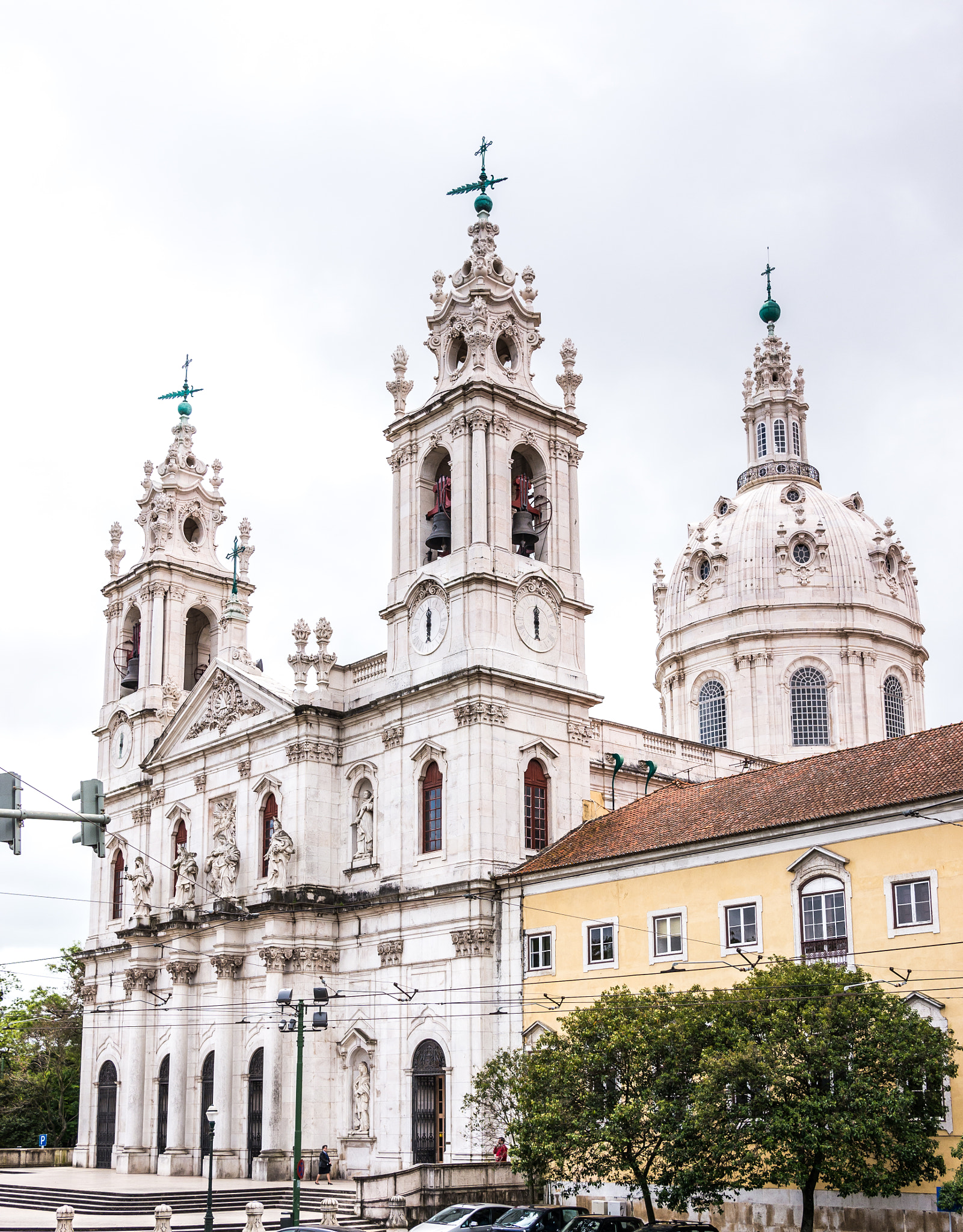 Panasonic Lumix DMC-G5 + Panasonic Lumix G 20mm F1.7 ASPH sample photo. The estrela basilica photography