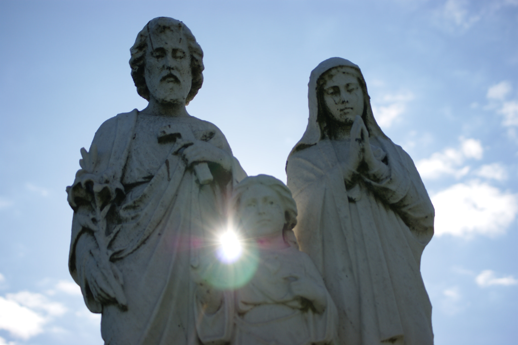 Sony Alpha DSLR-A390 sample photo. Light grows from family photography