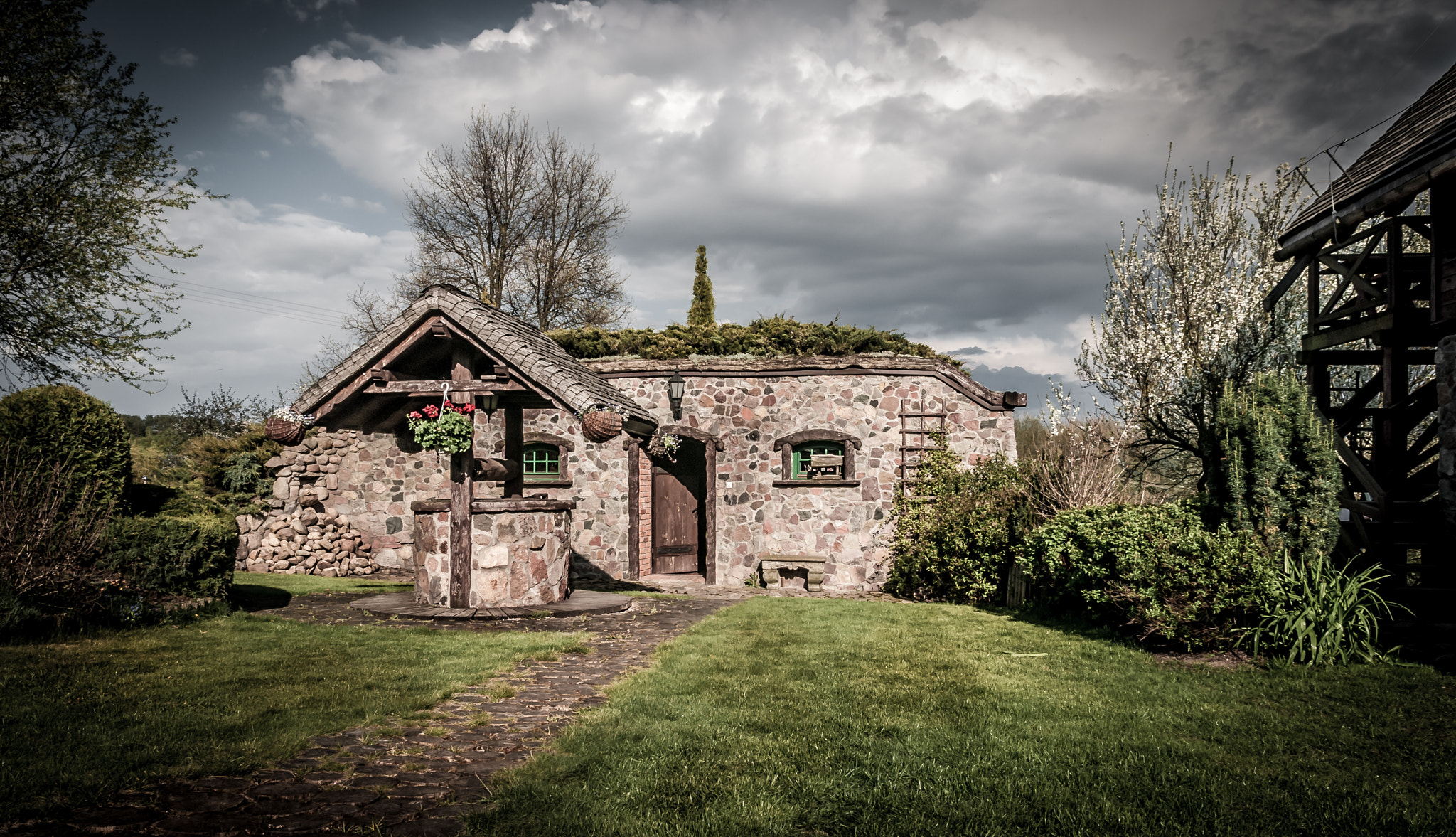 Nikon D80 + Sigma 17-70mm F2.8-4 DC Macro OS HSM | C sample photo. Trzcin in poland looks like tuscany photography