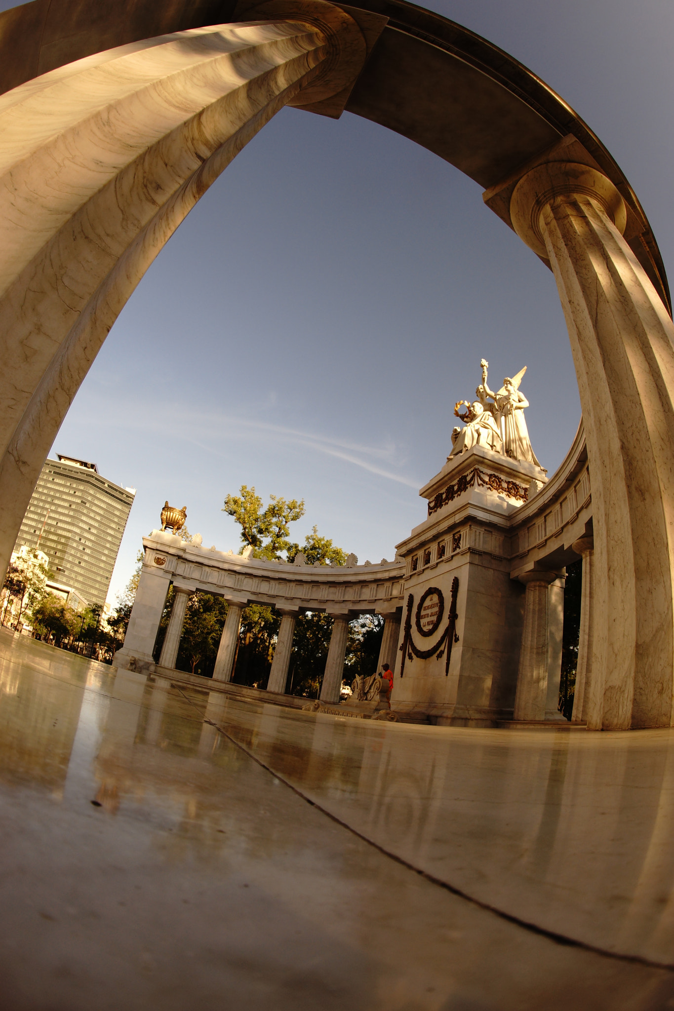 Sony a99 II + Sony 16mm F2.8 Fisheye sample photo. En el hemiciclo photography