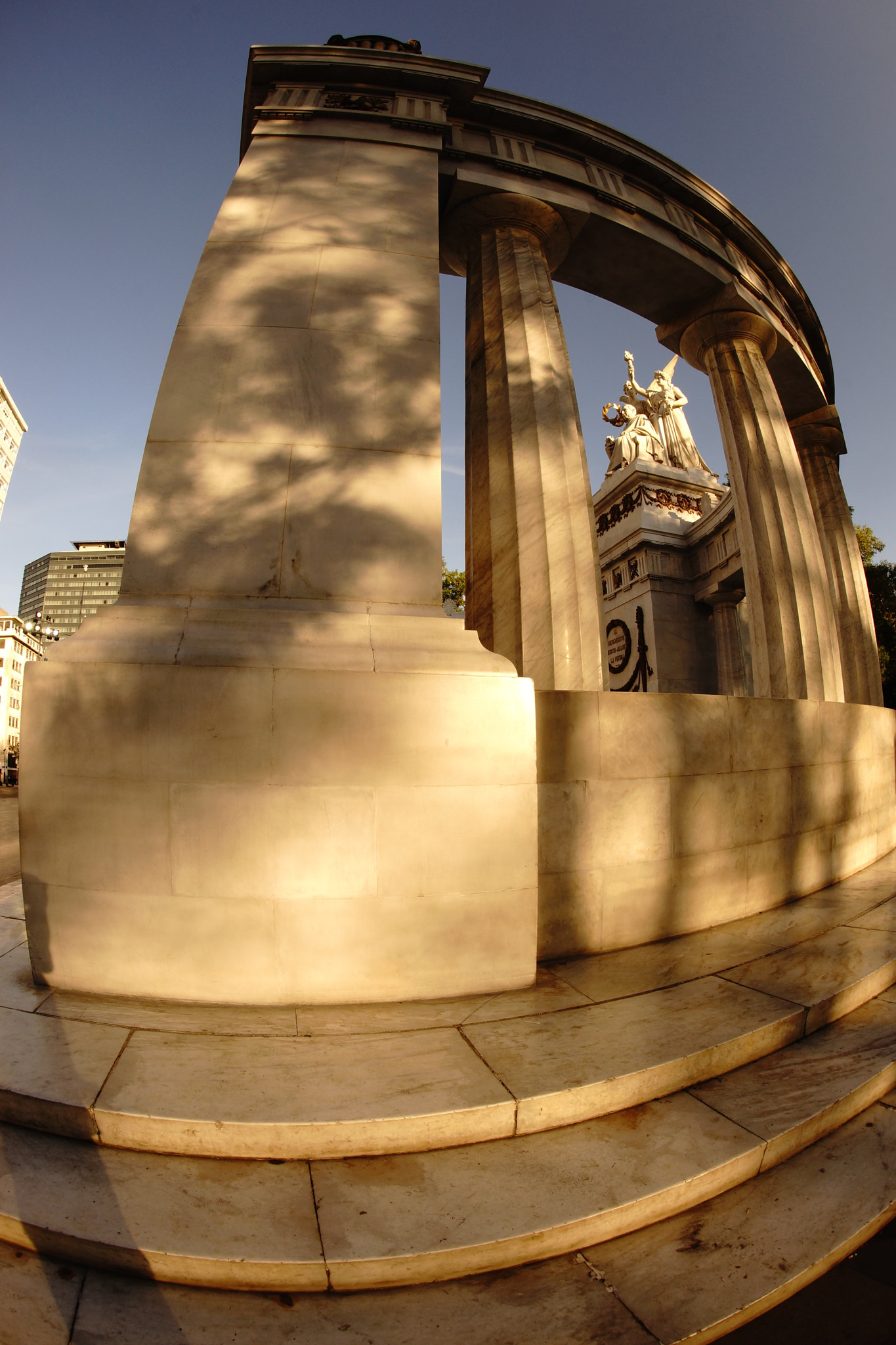 Sony 16mm F2.8 Fisheye sample photo. Luz & semicírcuo photography