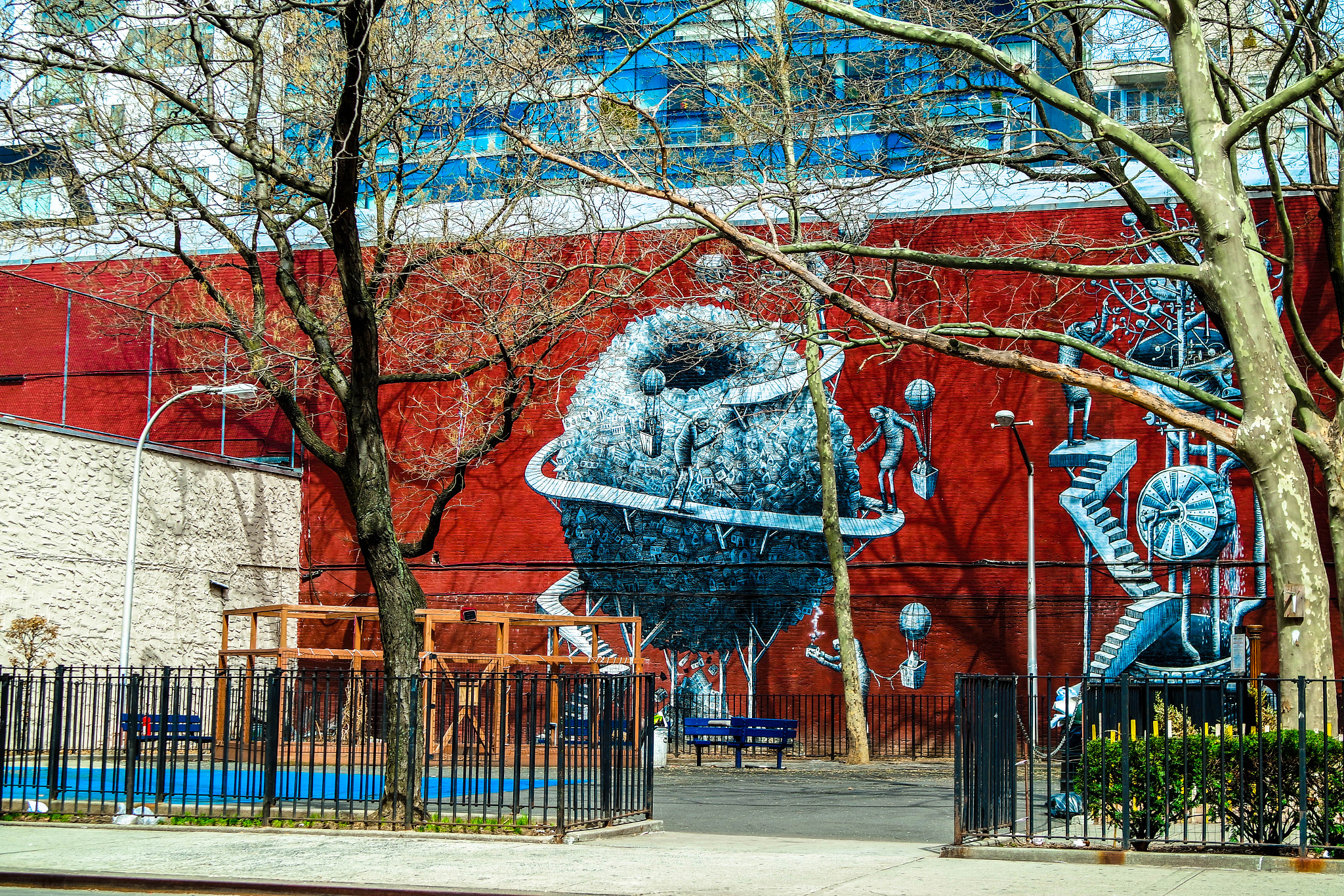 Samsung NX3000 + NX 20-50mm F3.5-5.6 sample photo. Urban playground photography