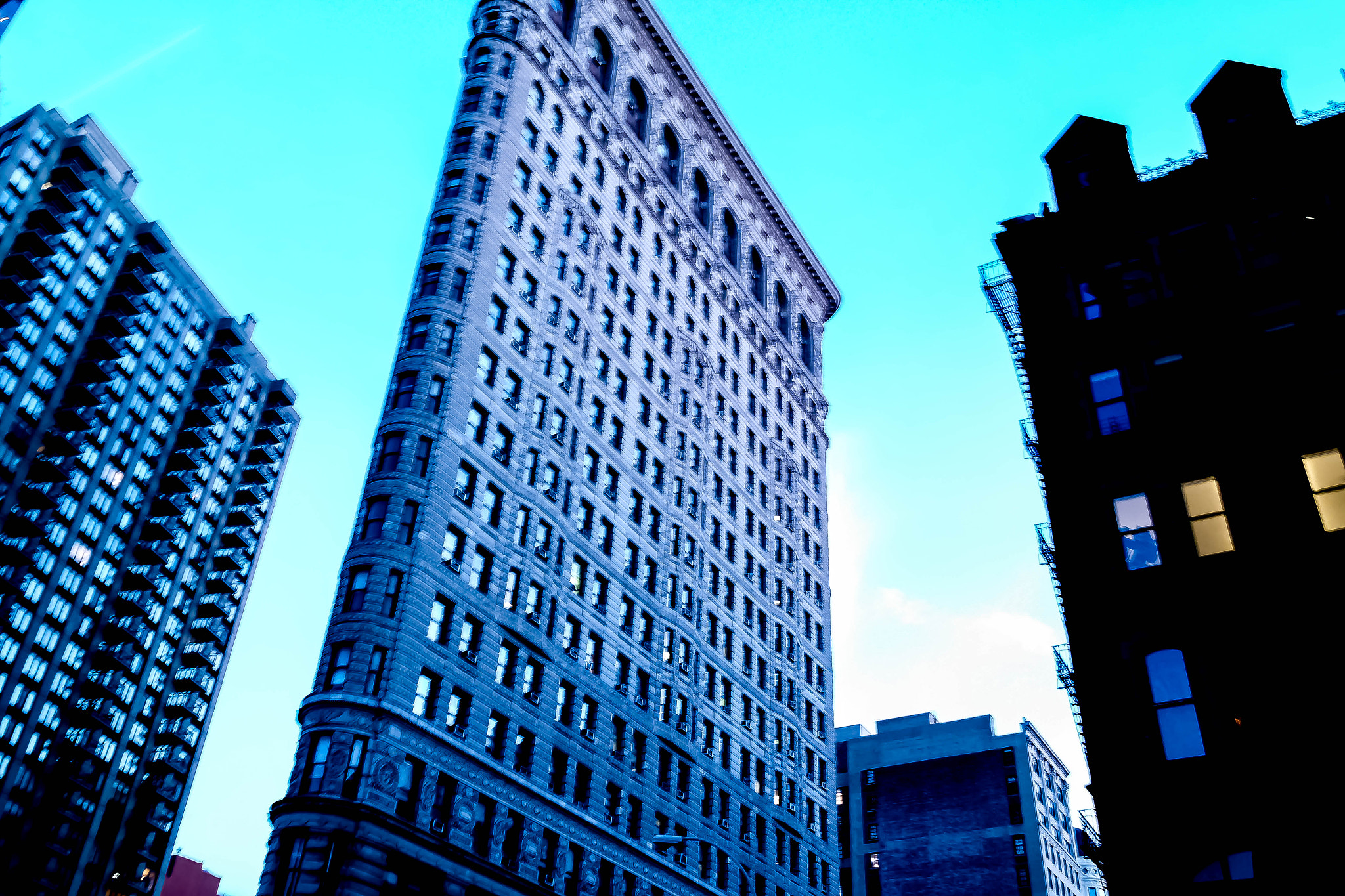Samsung NX3000 + NX 20-50mm F3.5-5.6 sample photo. Flatiron at dusk photography