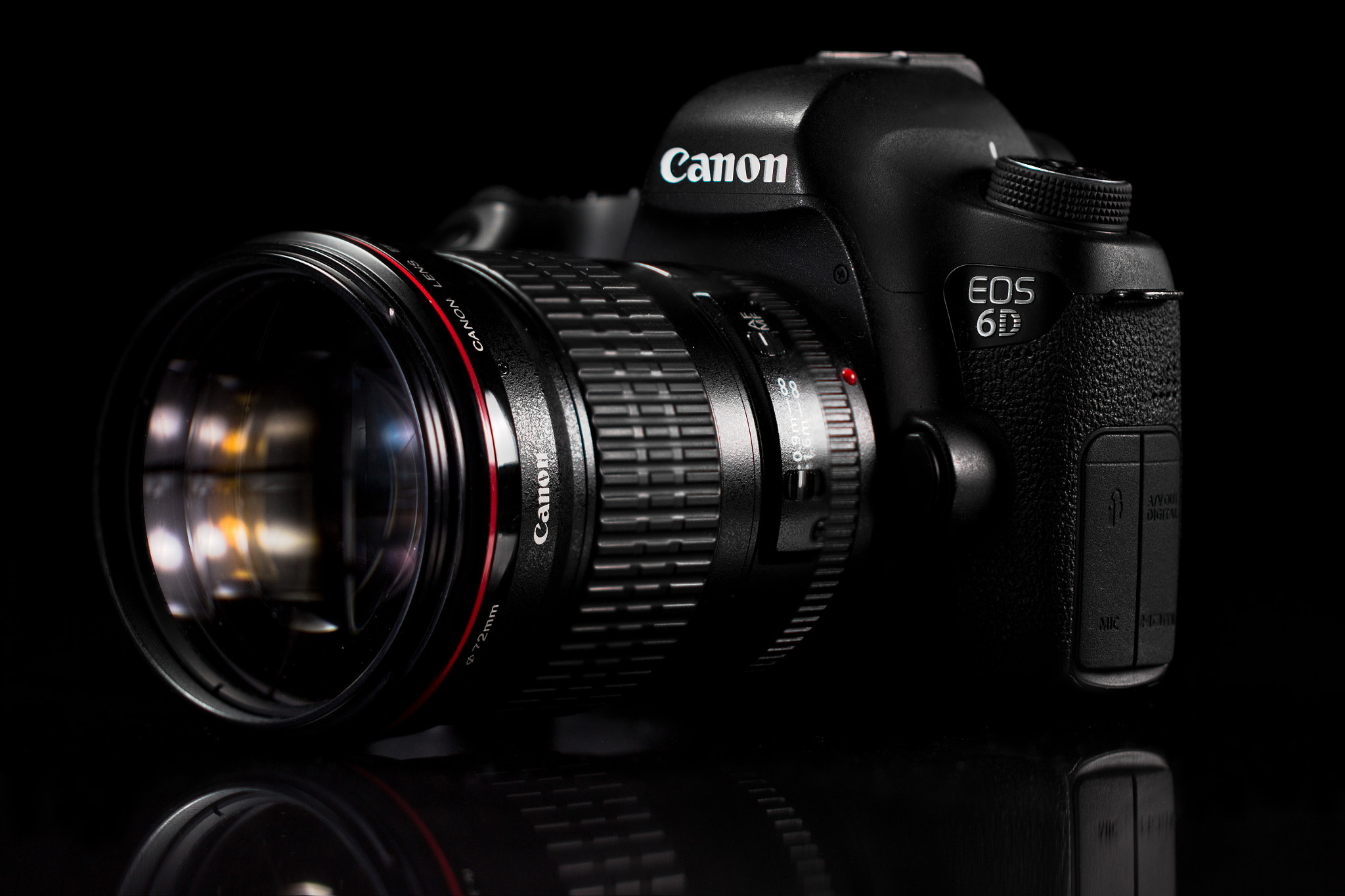 Canon EF 100mm F2.8L Macro IS USM sample photo. The eye of media photography