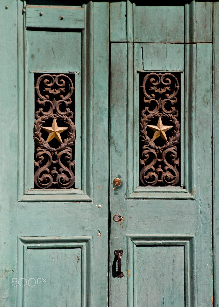 Canon EOS 550D (EOS Rebel T2i / EOS Kiss X4) sample photo. Green door photography